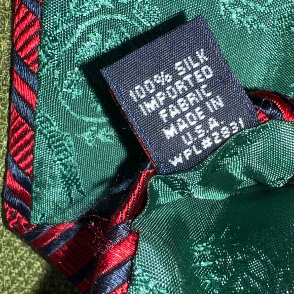 Tommy Hilfiger Vintage Men's Neck Tie Red and Navy Stripe with Emblem 100% Silk - Picture 7 of 8